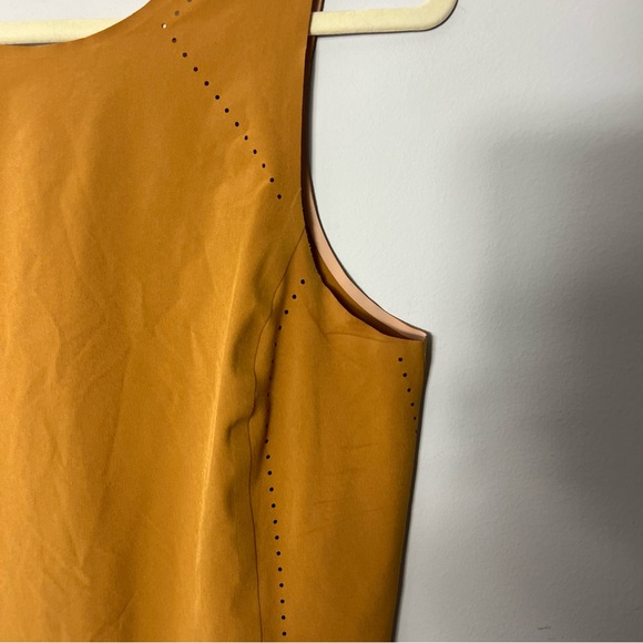 Athleta Terra Crop Laser Cut Tank Top Sleeveless Shirt Gold Wheat Size Small 677 - Picture 5 of 11
